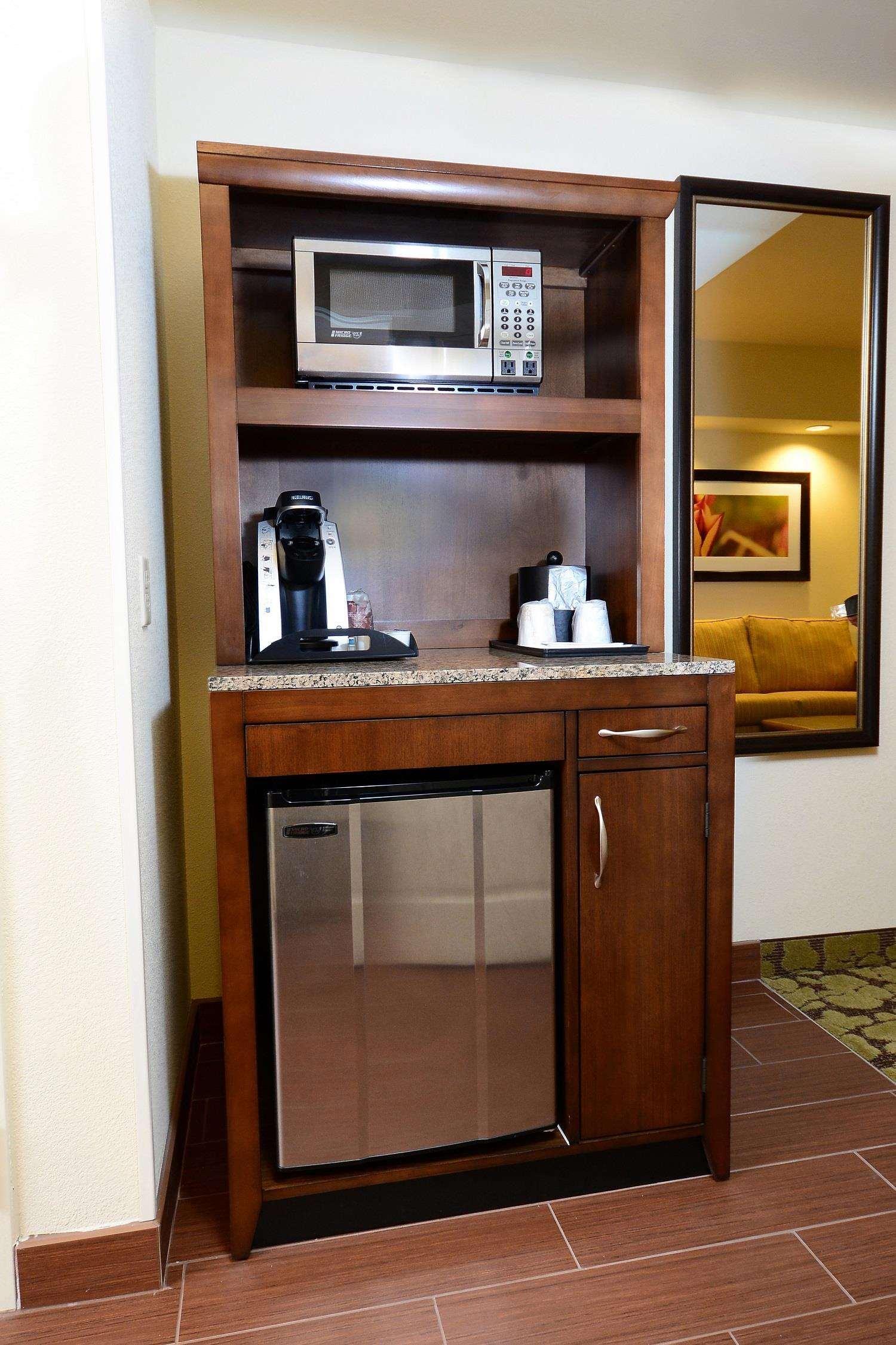 Hilton Garden Inn Greensboro Airport Exterior photo