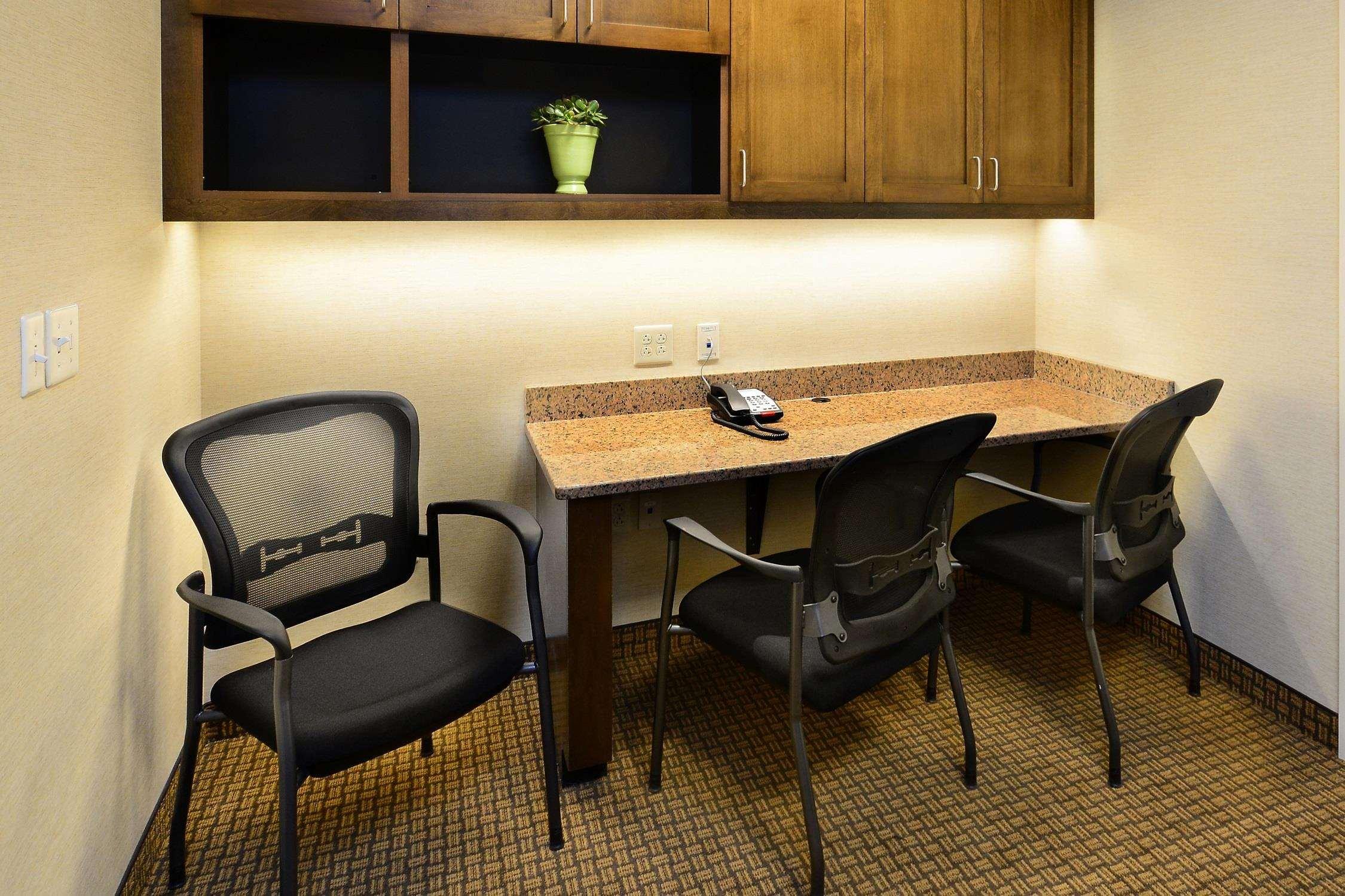 Hilton Garden Inn Greensboro Airport Exterior photo