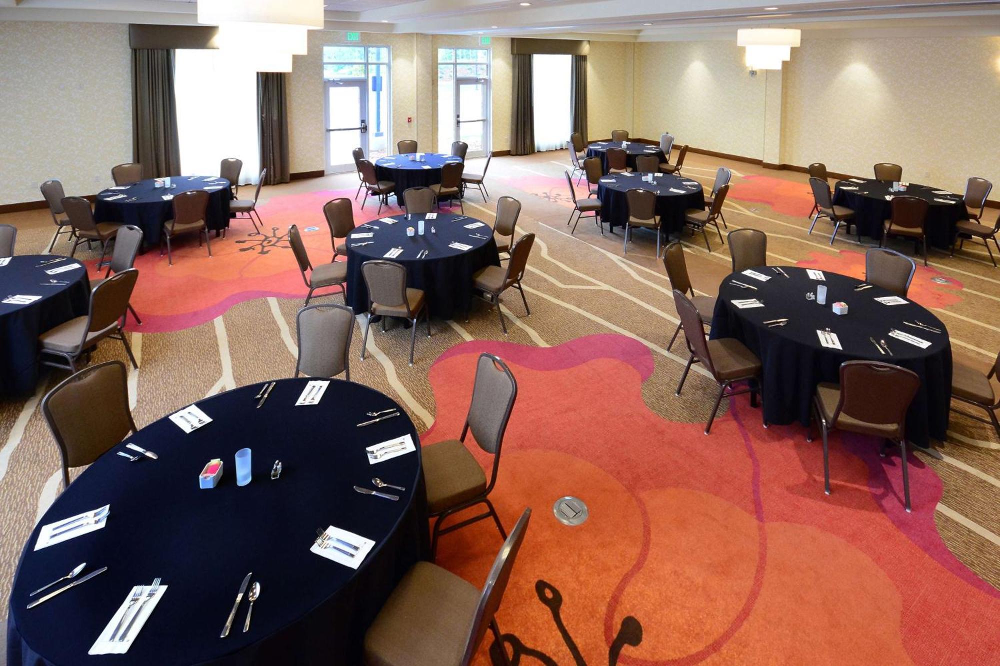 Hilton Garden Inn Greensboro Airport Exterior photo