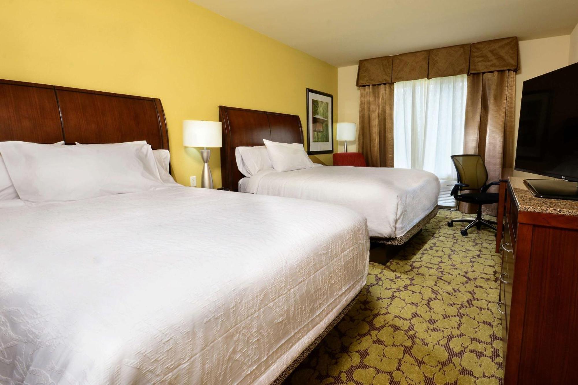 Hilton Garden Inn Greensboro Airport Exterior photo