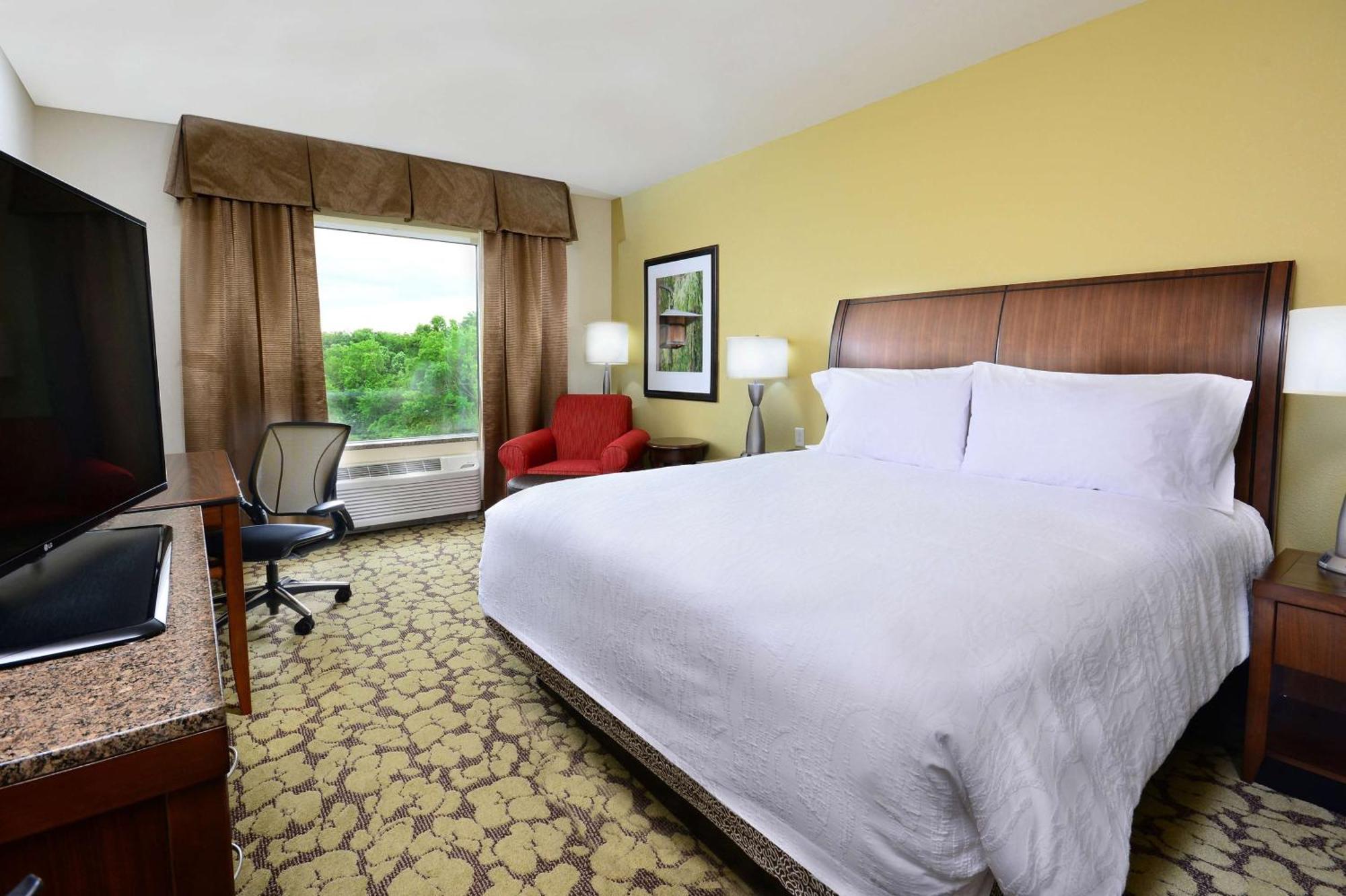 Hilton Garden Inn Greensboro Airport Exterior photo