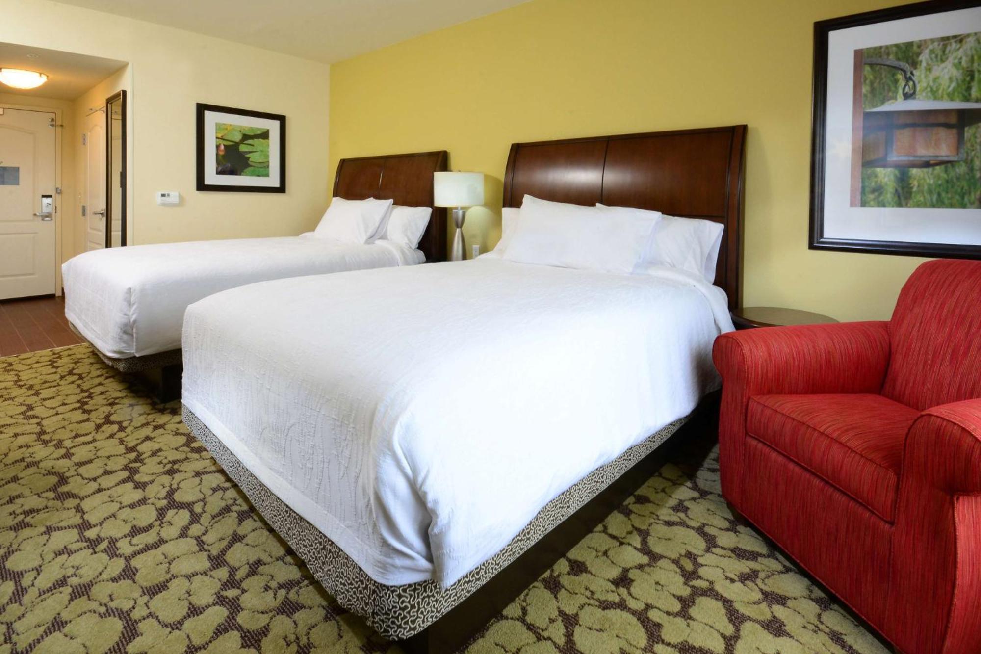 Hilton Garden Inn Greensboro Airport Exterior photo