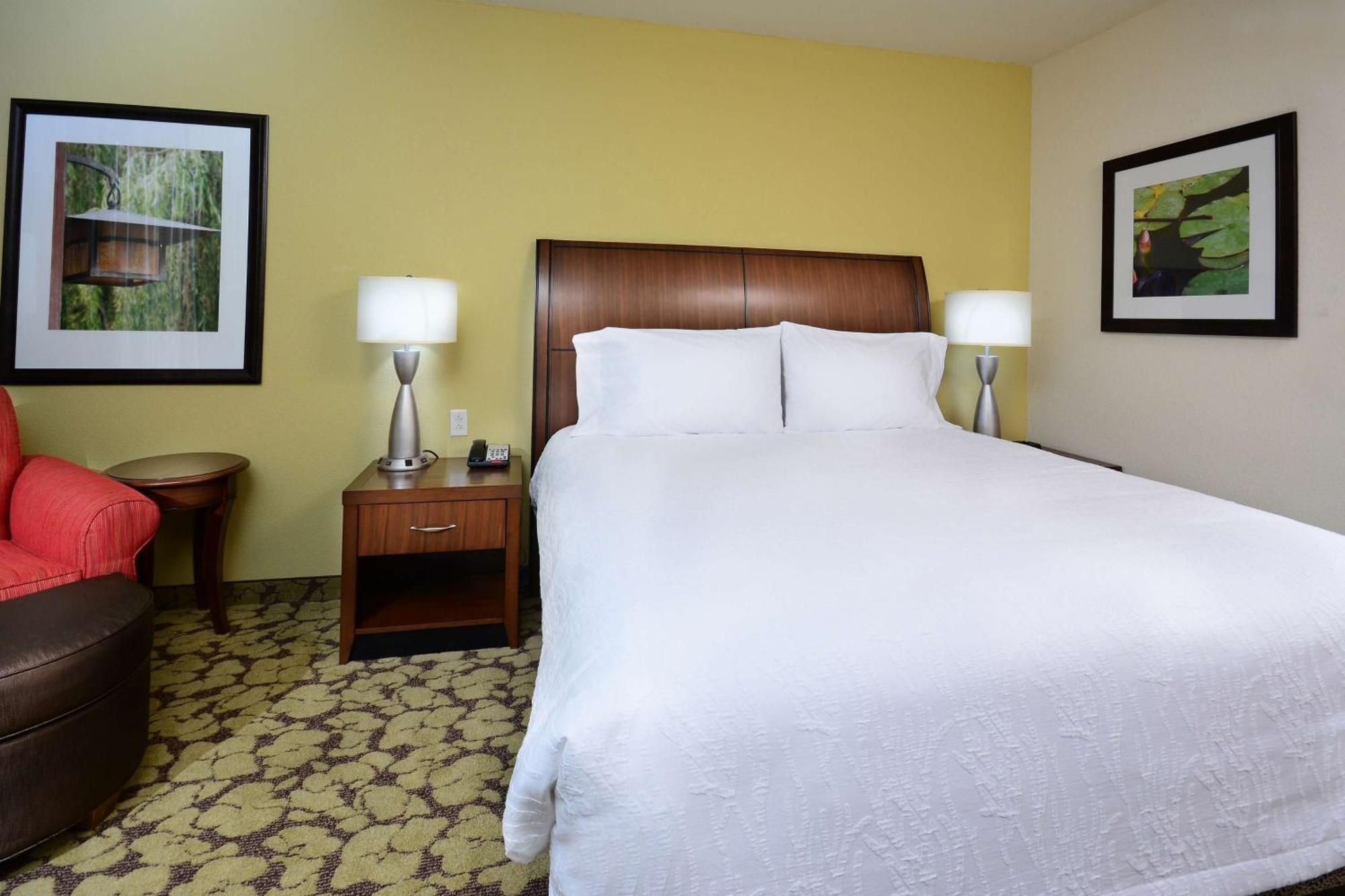 Hilton Garden Inn Greensboro Airport Exterior photo