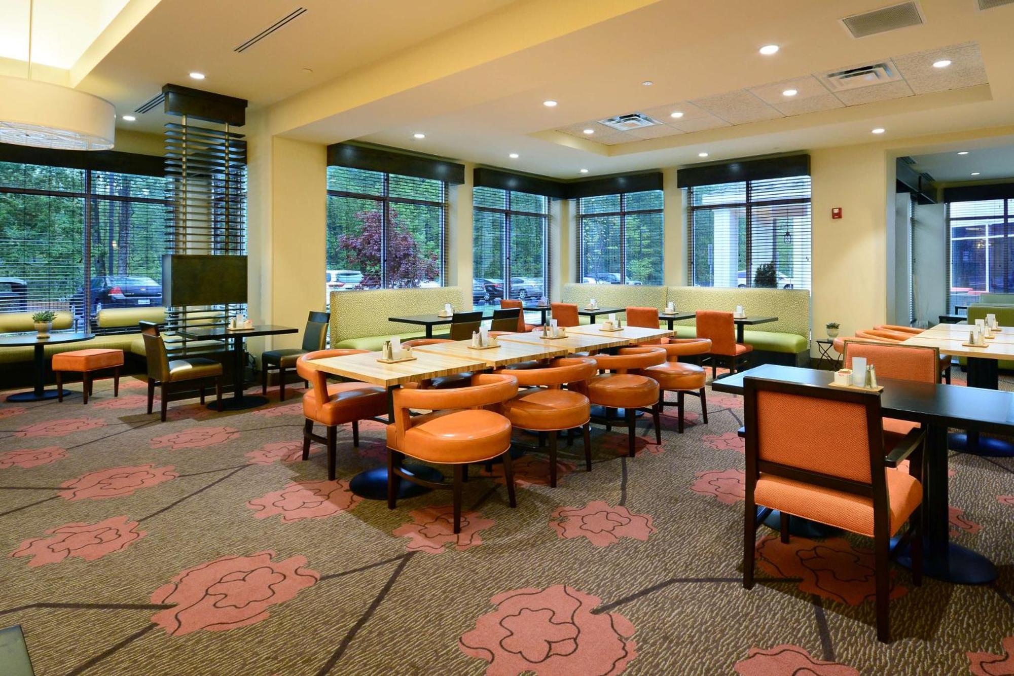 Hilton Garden Inn Greensboro Airport Exterior photo