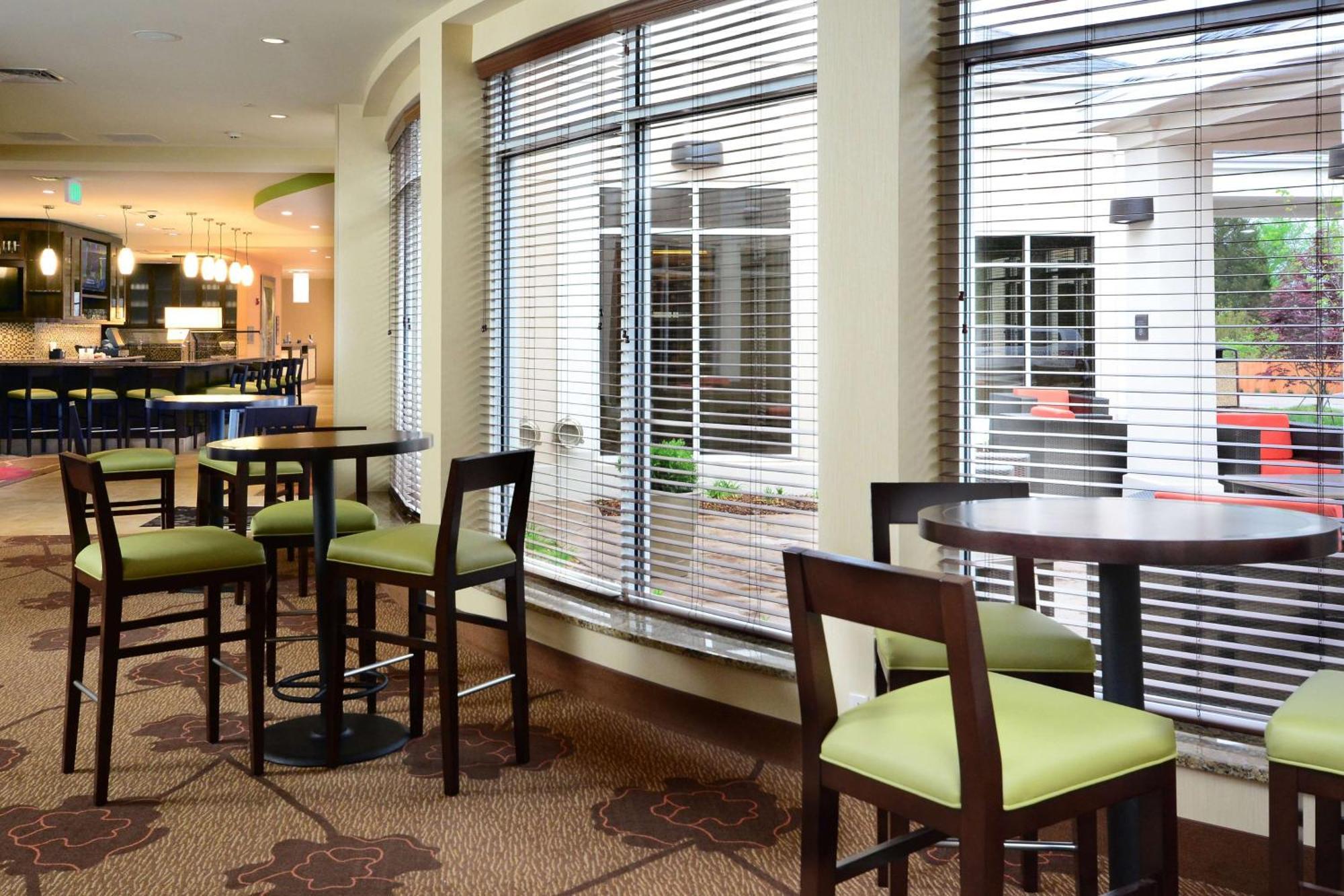 Hilton Garden Inn Greensboro Airport Exterior photo