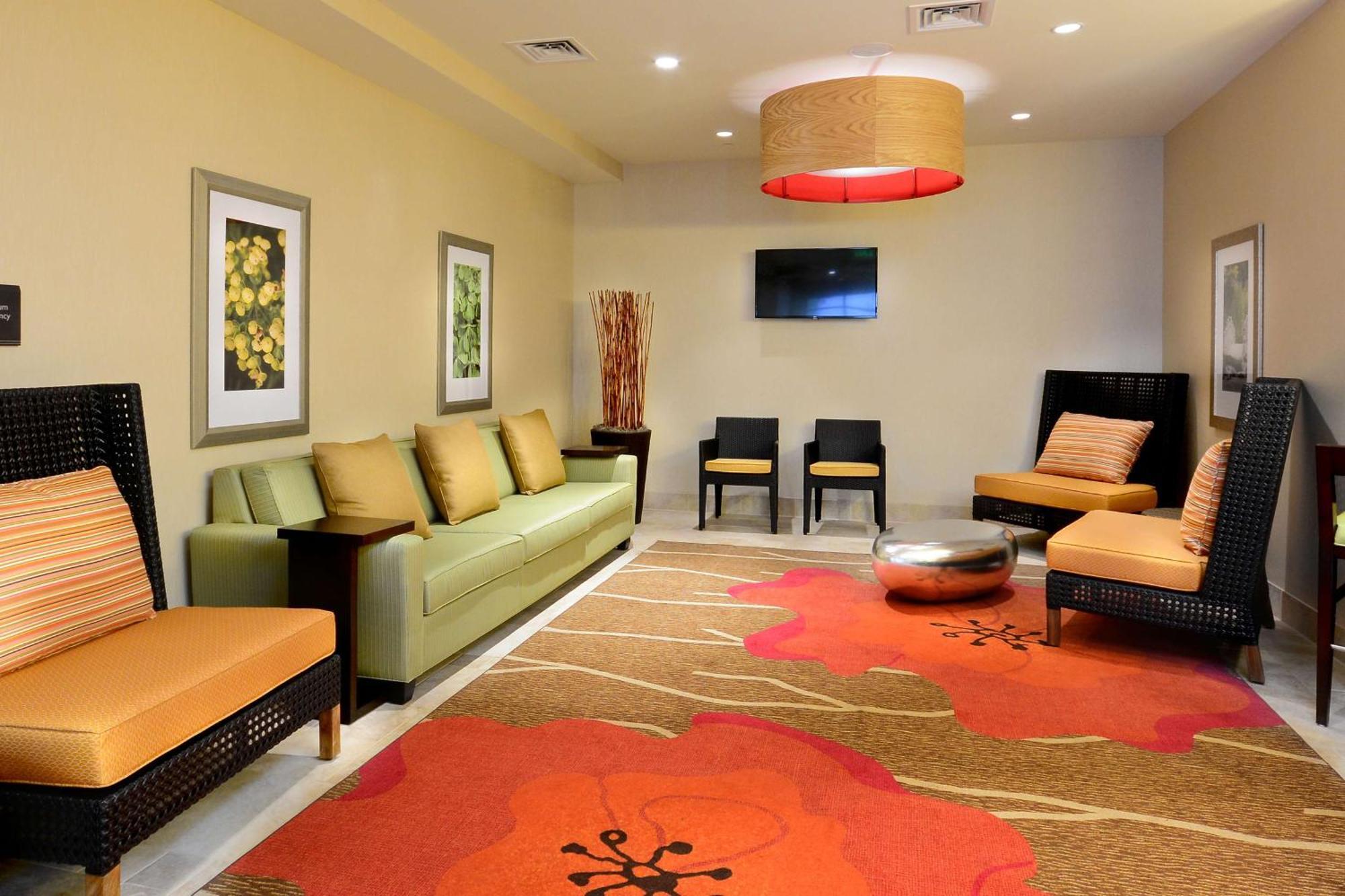 Hilton Garden Inn Greensboro Airport Exterior photo