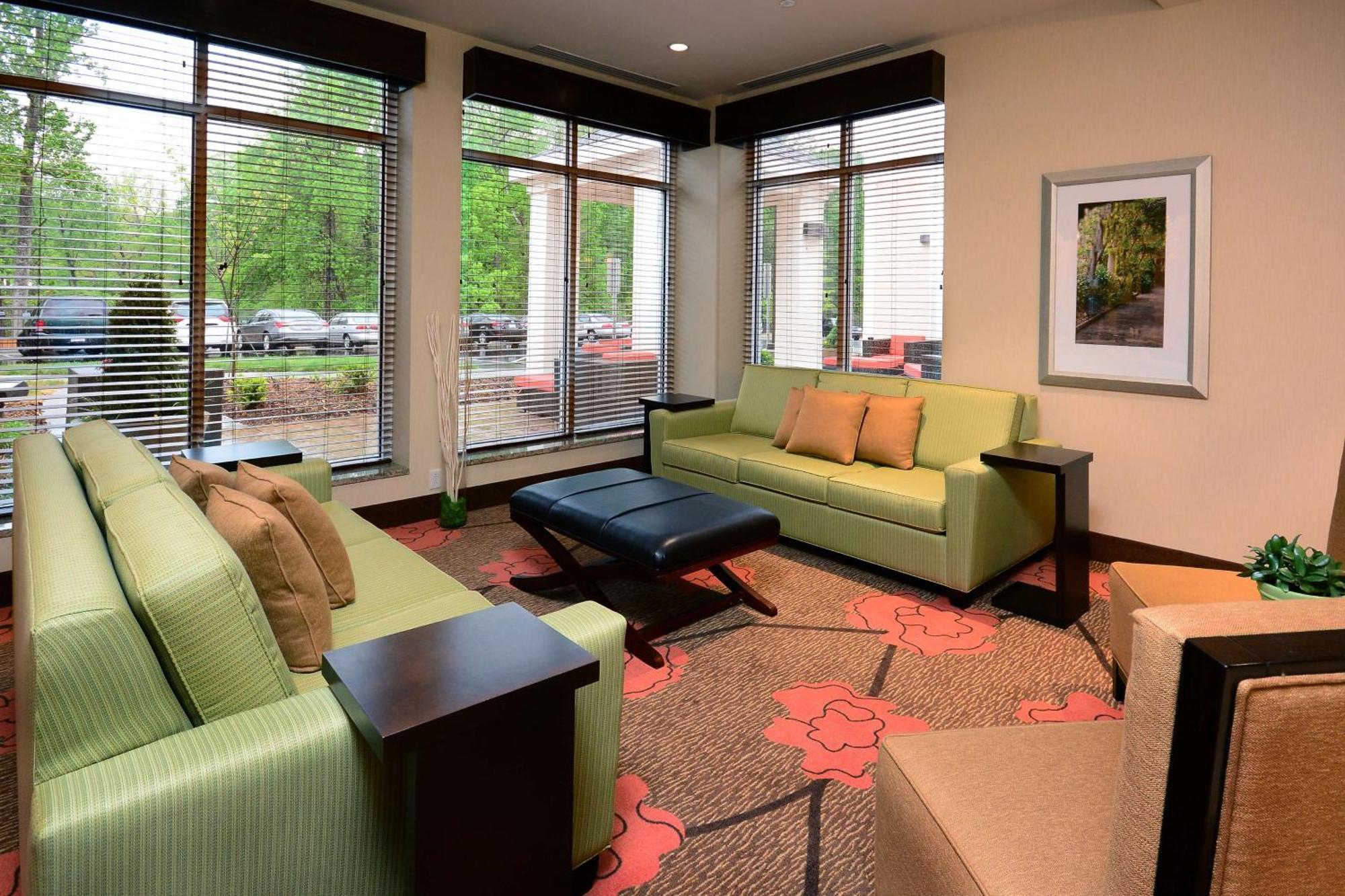 Hilton Garden Inn Greensboro Airport Exterior photo