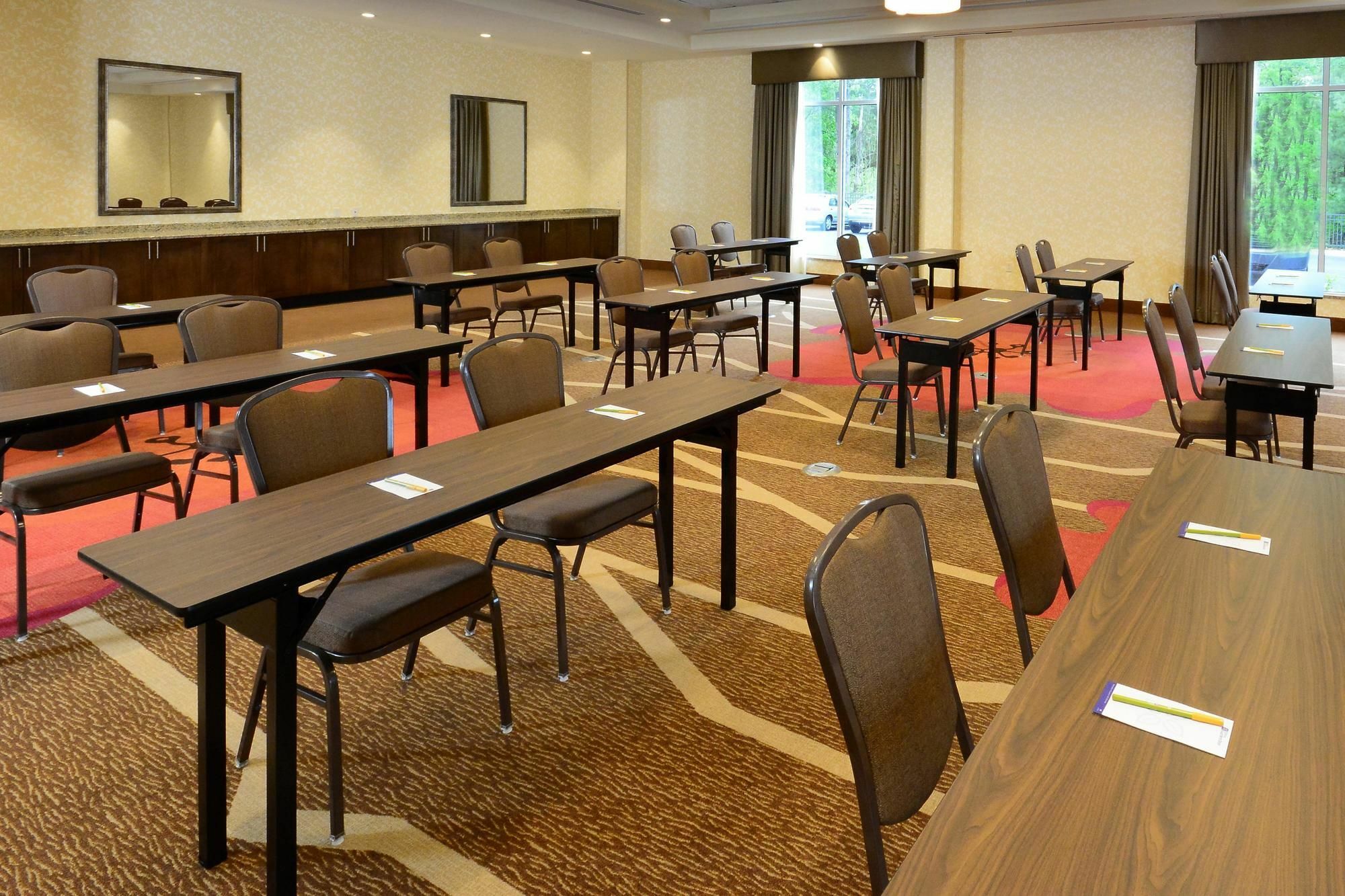 Hilton Garden Inn Greensboro Airport Exterior photo